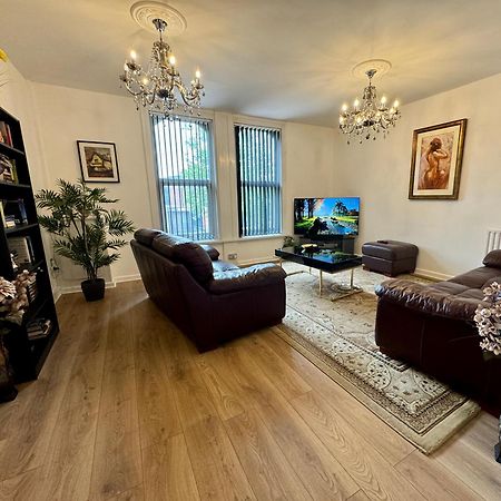 Lovely 2 Bed Apartment, Arnold Town Centre. นอตติงแฮม ภายนอก รูปภาพ