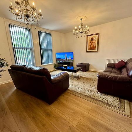 Lovely 2 Bed Apartment, Arnold Town Centre. นอตติงแฮม ภายนอก รูปภาพ