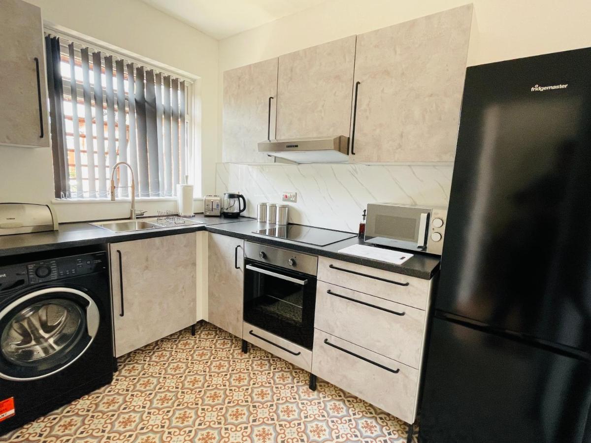 Lovely 2 Bed Apartment, Arnold Town Centre. นอตติงแฮม ภายนอก รูปภาพ