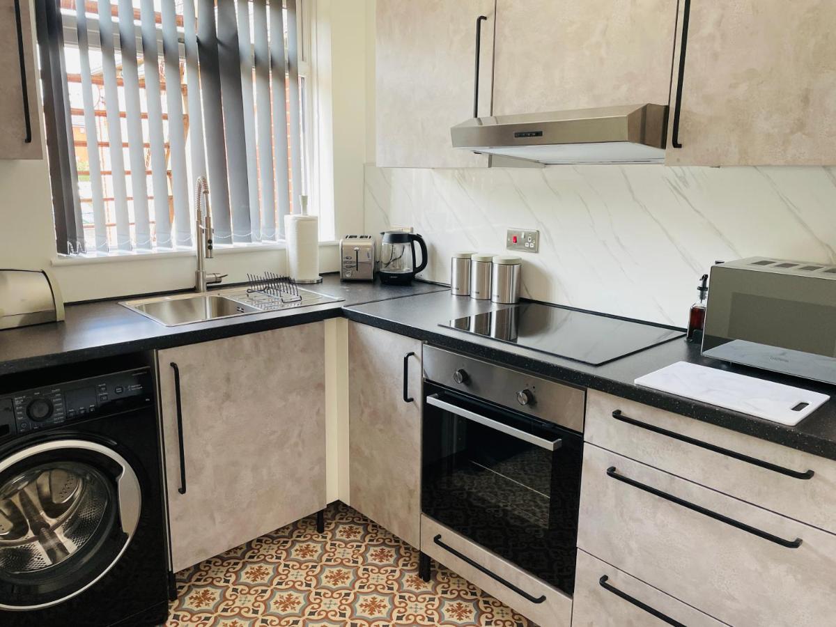 Lovely 2 Bed Apartment, Arnold Town Centre. นอตติงแฮม ภายนอก รูปภาพ